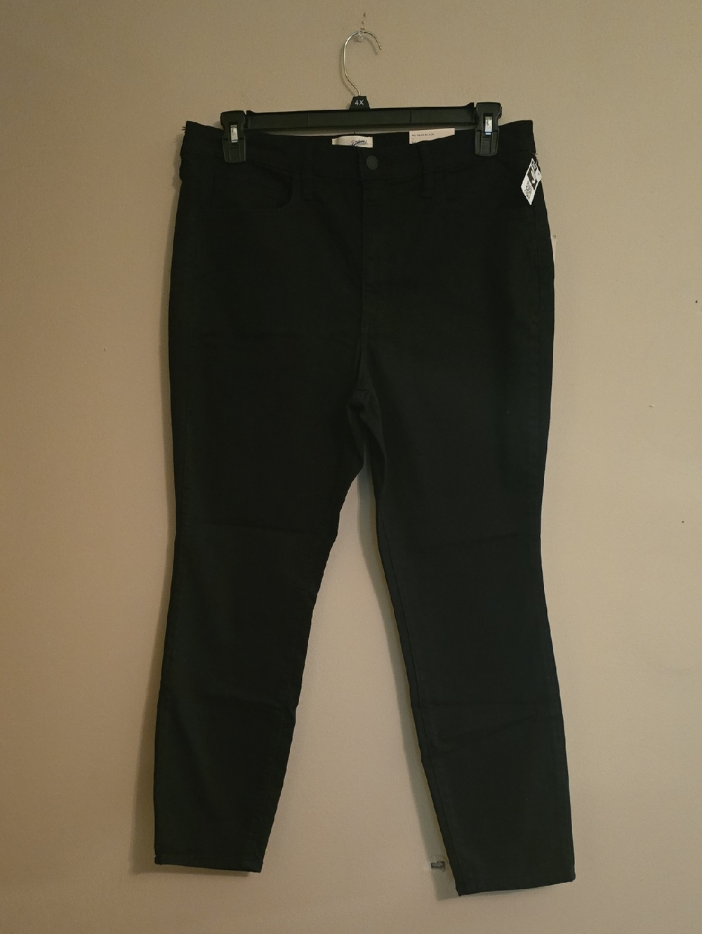 New Universal Thread Women's 16 Short Black High-Rise‎ Skinny Leg Jeans